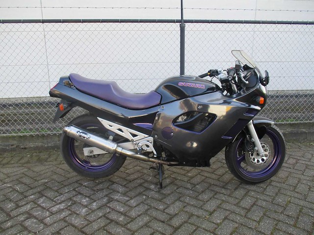 Suzuki - gsxr 750 - motorfiets - afbeelding 8 van  11