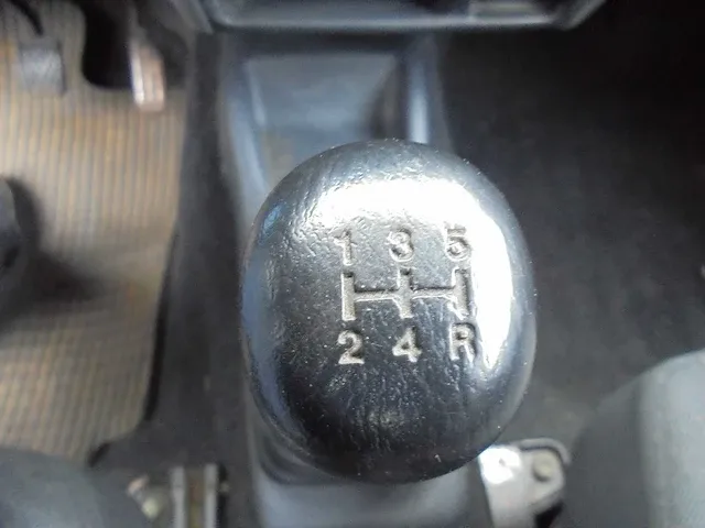 Suzuki - jimny - 1.3 jx - x-443-zr - 2006 - afbeelding 9 van  11
