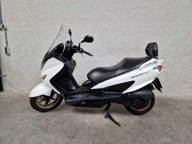 Suzuki - motorscooter - an 125 burgman - 4t 125cc 75mkxl - afbeelding 1 van  8