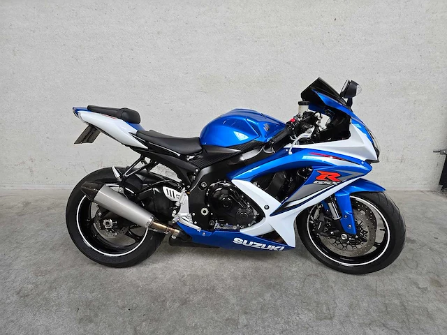 Suzuki - sport - gsx r 750 - motorfiets - afbeelding 1 van  8