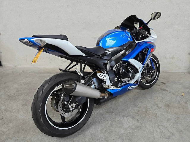 Suzuki - sport - gsx r 750 - motorfiets - afbeelding 8 van  8