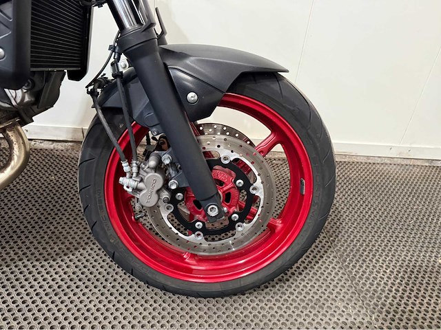 Suzuki - sv 650 - tour - motorfiets - 2019 - afbeelding 10 van  20