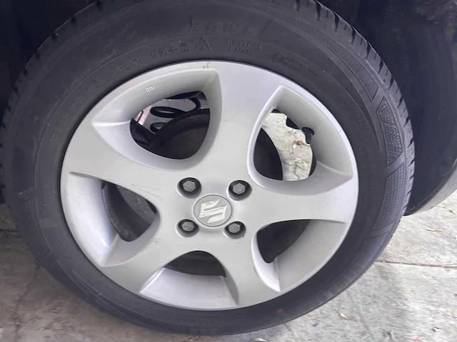 Suzuki - swift - 1.3 base - 6-xlx-70 - afbeelding 17 van  18