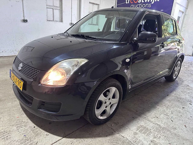 Suzuki - swift - 1.3 base - 6-xlx-70 - afbeelding 1 van  18