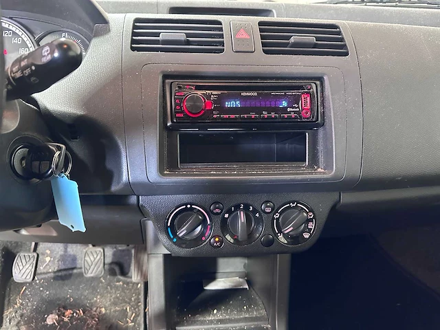 Suzuki - swift - 1.3 base - gx-962-j - afbeelding 6 van  19