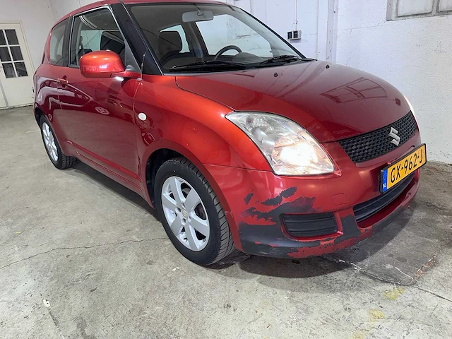 Suzuki - swift - 1.3 base - gx-962-j - afbeelding 17 van  19