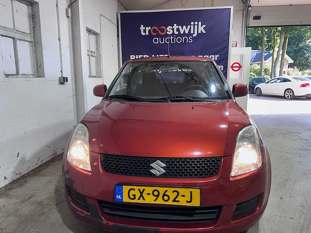 Suzuki - swift - 1.3 base - gx-962-j - afbeelding 18 van  19