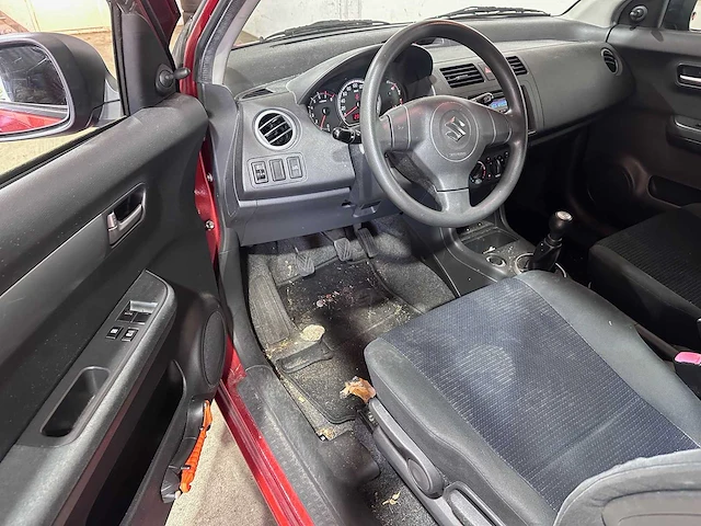 Suzuki - swift - 1.3 base - gx-962-j - afbeelding 19 van  19