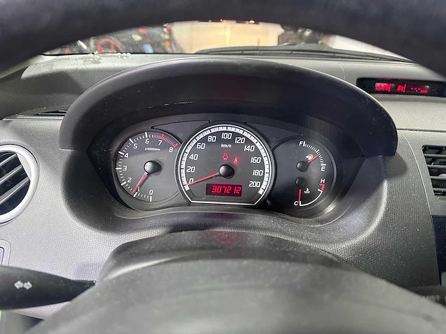 Suzuki - swift - 1.3 comfort - 33-hst-8 - afbeelding 3 van  19