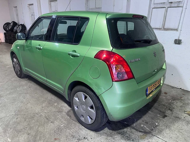 Suzuki - swift - 1.3 comfort - 33-hst-8 - afbeelding 13 van  19