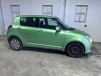 Suzuki - swift - 1.3 comfort - 33-hst-8 - afbeelding 16 van  19