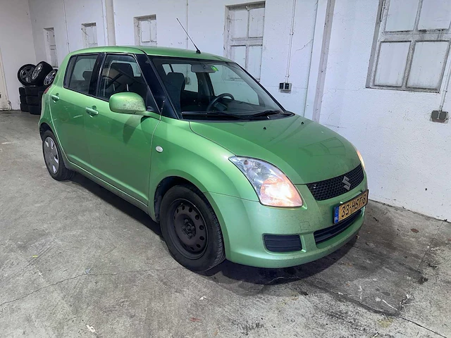 Suzuki - swift - 1.3 comfort - 33-hst-8 - afbeelding 17 van  19