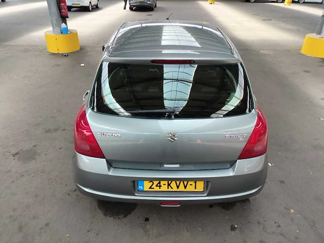 Suzuki - swift - 1.3 gls - car - 2006 - afbeelding 4 van  18
