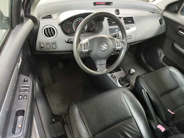 Suzuki - swift - 1.3 gls - car - 2006 - afbeelding 7 van  18