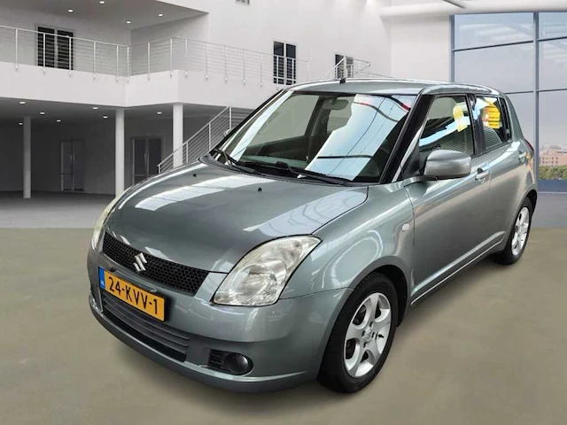 Suzuki - swift - 1.3 gls - car - 2006 - afbeelding 1 van  18