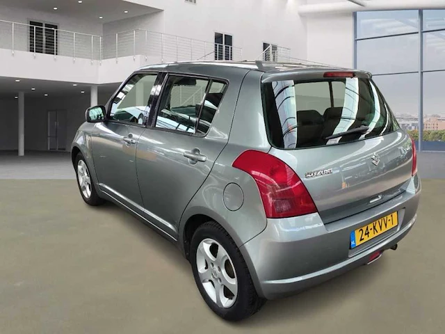 Suzuki - swift - 1.3 gls - car - 2006 - afbeelding 13 van  18