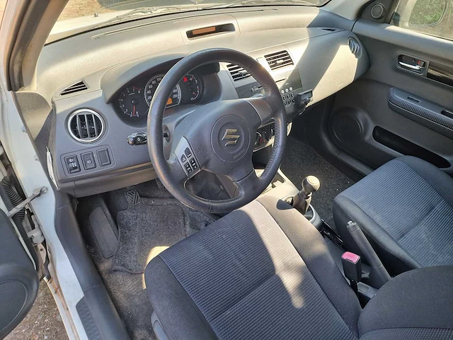 Suzuki - swift - 1.3 shogun - 97-zs-jl - 2008 - 108.000 km nap - afbeelding 2 van  24