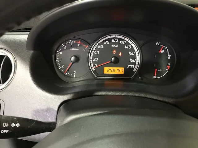 Suzuki - swift - 1.3 shogun 5drs- 59-xp-kd - afbeelding 3 van  21