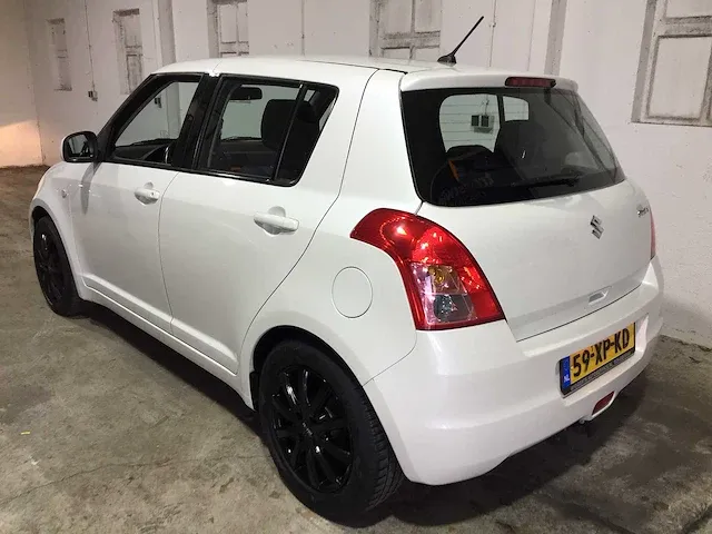 Suzuki - swift - 1.3 shogun 5drs- 59-xp-kd - afbeelding 15 van  21