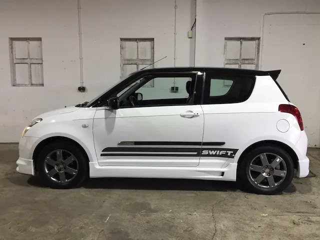 Suzuki - swift - 1.5 sport exclusive - 63-xb-gh - afbeelding 12 van  21
