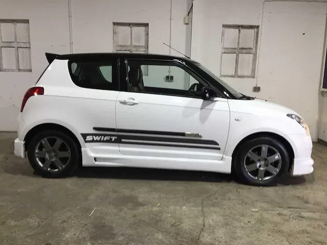 Suzuki - swift - 1.5 sport exclusive - 63-xb-gh - afbeelding 18 van  21