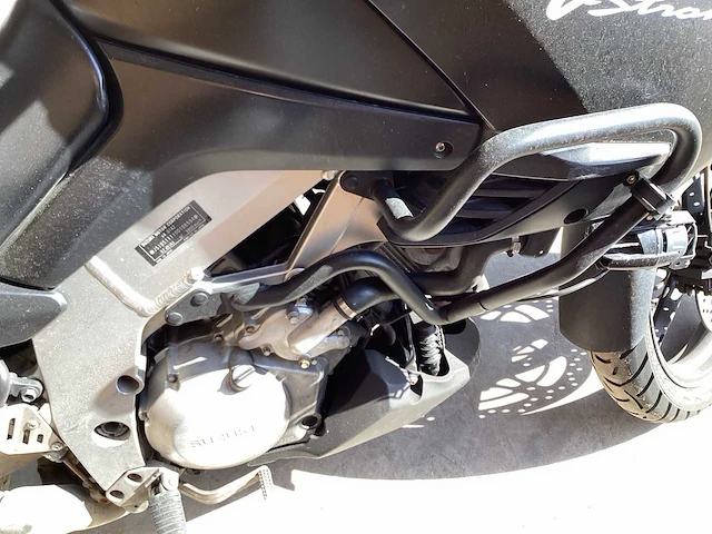 Suzuki all-road motorfiets - afbeelding 8 van  13
