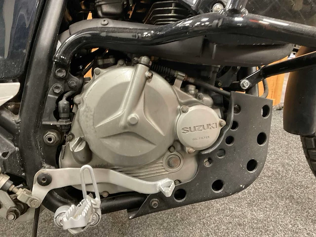 Suzuki dualsport dr motorfiets - afbeelding 6 van  10