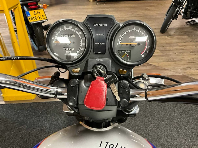 Suzuki gr 650 motorfiets - afbeelding 3 van  15