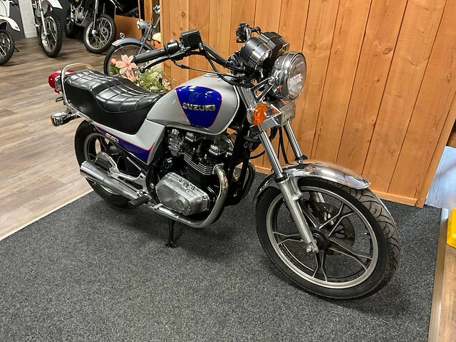 Suzuki gr 650 motorfiets - afbeelding 8 van  15