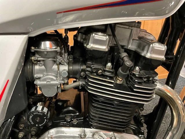 Suzuki gr 650 motorfiets - afbeelding 14 van  15