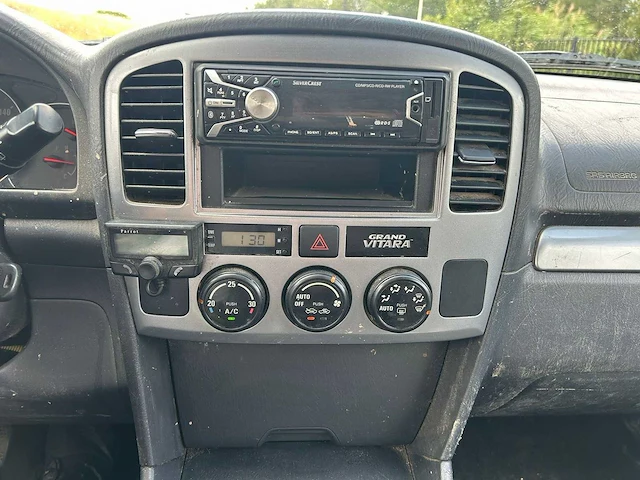 Suzuki grand vitara 1.6 metal top wide body 2004 | 93-np-ht i - afbeelding 17 van  18