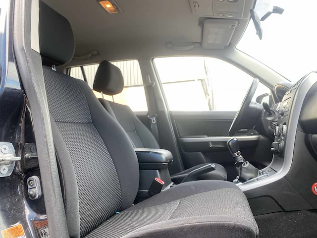 Suzuki grand vitara 2.0-16v exclusive 2006 | 31-st-kx - afbeelding 19 van  28