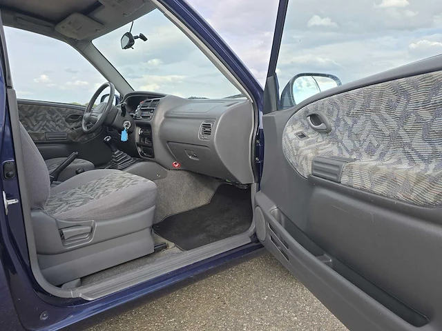 Suzuki grand vitara 2.0 cabrio, 76-gg-tj - afbeelding 2 van  22