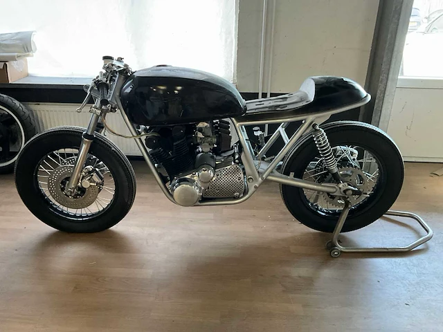 Suzuki gs 1000 custum motorfiets - afbeelding 12 van  19