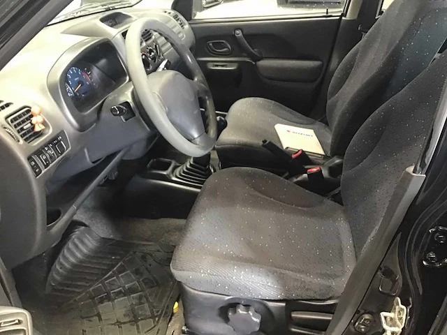 Suzuki ignis 1.3-16v gs - 2002 | 23-jp-hj - afbeelding 5 van  8