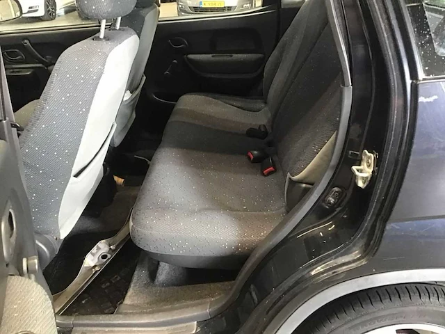 Suzuki ignis 1.3-16v gs - 2002 | 23-jp-hj - afbeelding 6 van  8