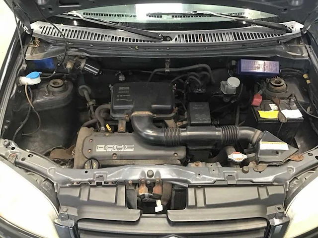 Suzuki ignis 1.3-16v gs - 2002 | 23-jp-hj - afbeelding 8 van  8