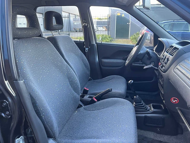 Suzuki ignis 1.3-16v gs - 2002 | 23-jp-hj - afbeelding 11 van  21