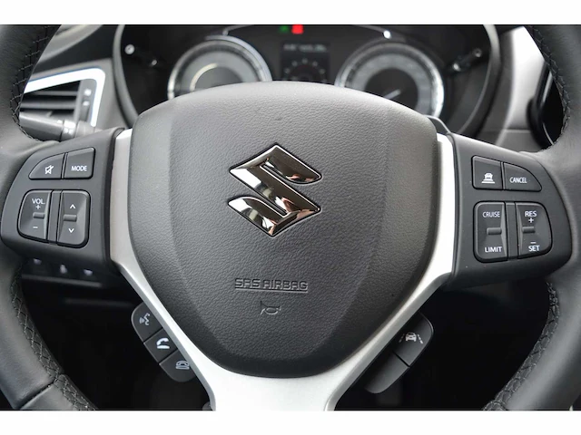 Suzuki s-cross gl+ hybrid style allgrip - personenauto - afbeelding 10 van  25