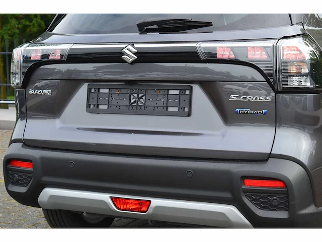 Suzuki s-cross gl+ hybrid style allgrip - personenauto - afbeelding 24 van  25