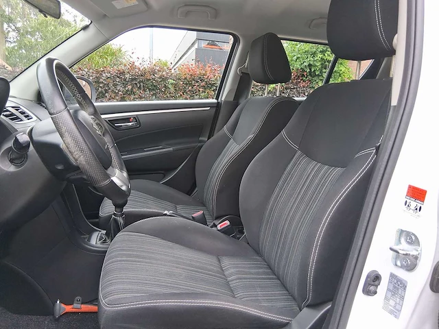 Suzuki swift 1.2 bandit easss 2016 | jh-806-k - afbeelding 2 van  32
