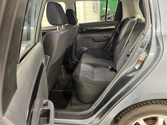 Suzuki swift 1.3 4grip exclusive, rj-699-s - afbeelding 3 van  16