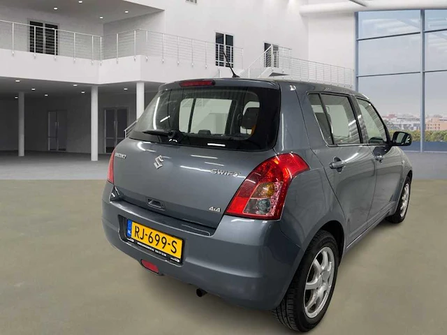 Suzuki swift 1.3 4grip exclusive, rj-699-s - afbeelding 9 van  16