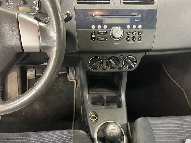 Suzuki swift 1.3 4grip exclusive, rj-699-s - afbeelding 13 van  16