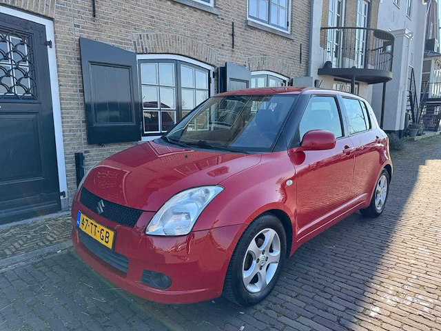 Suzuki swift 1.3 airco shogun 5-deurs 47-tt-gb - afbeelding 1 van  17