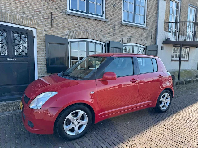 Suzuki swift 1.3 airco shogun 5-deurs 47-tt-gb - afbeelding 14 van  17