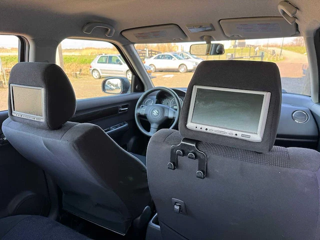 Suzuki swift 1.3 airco shogun 5-deurs 47-tt-gb - afbeelding 15 van  17