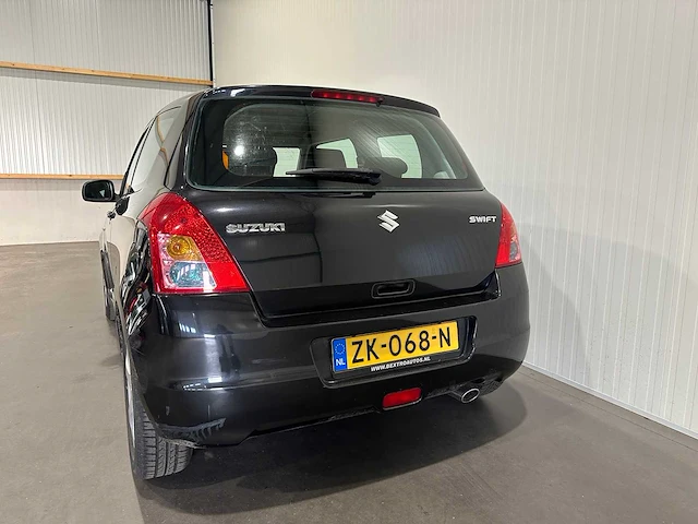 Suzuki swift 1.3 comfort zk-068-n - afbeelding 12 van  17