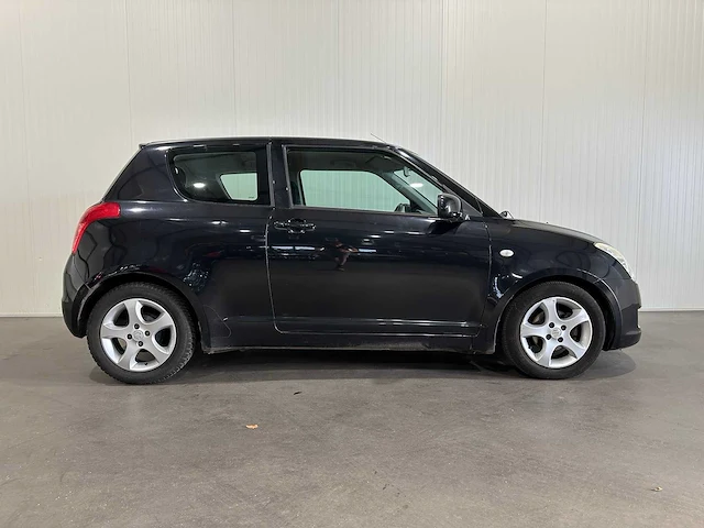 Suzuki swift 1.3 comfort zk-068-n - afbeelding 14 van  17