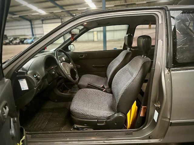 Suzuki swift 1.3 commercial de luxe grijs kenteken vx-29-fs - afbeelding 8 van  12